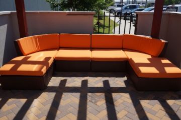 Apartment & Hotel Outdoor Seating
